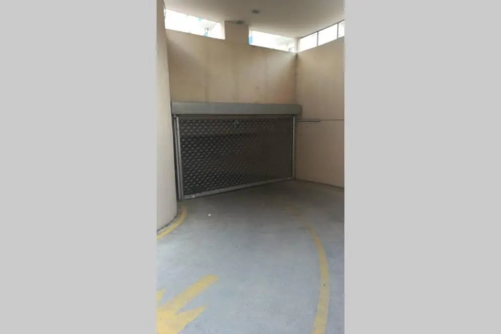Great Apartment, Free Parking In The Garage, Znjan Split Croatia