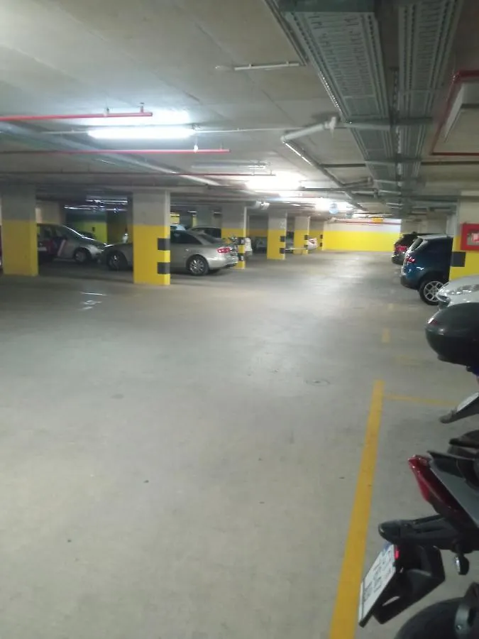 Great Apartment, Free Parking In The Garage, Znjan Split